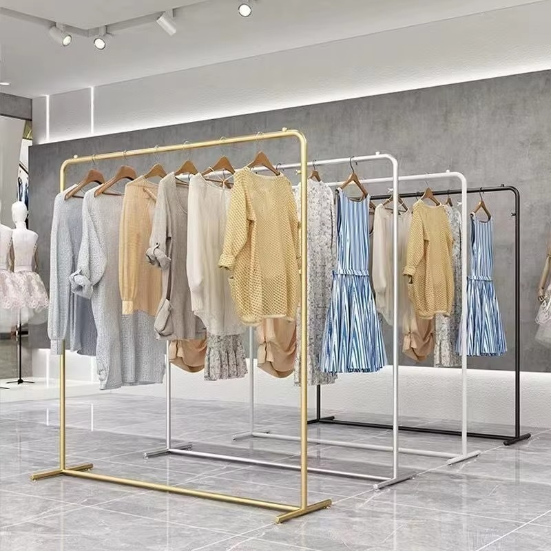 Porte-vêtements doré de luxe,  - Home Decor Retail Stores avis et prix